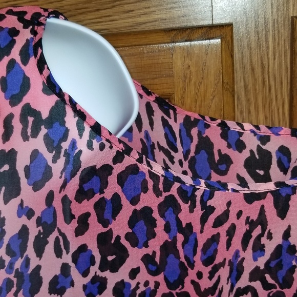 Cold shoulder top - Picture 2 of 4